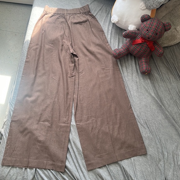 💥LAST CHANCE💥 NWT Laude the Label Hepburn Pleated Trouser Pant - Morel Silk Noil - Picture 3 of 17